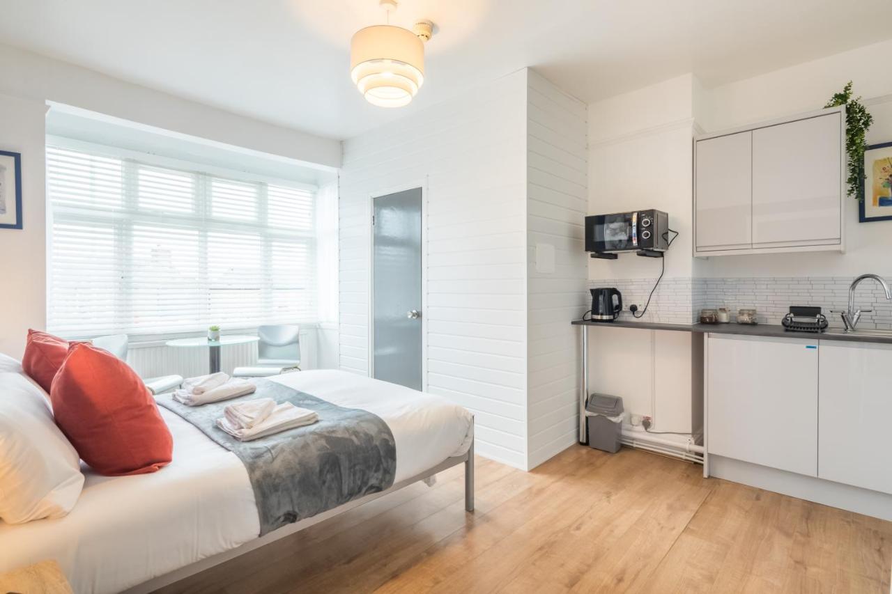Private Room 4 With Kitchenette By Cb Stays No Minimum Stays CBG Exterior foto